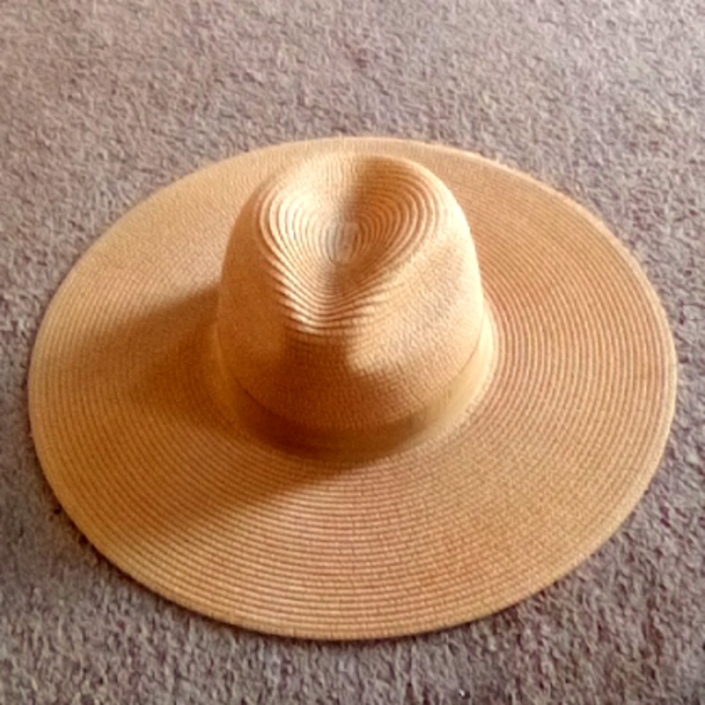 Straw flemzy hat